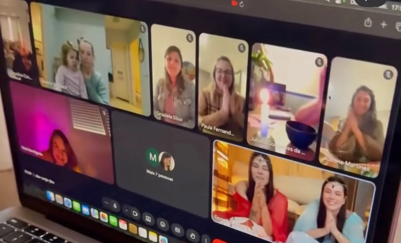 Encontro ao vivo por videochamada, com mulheres de vários lugares